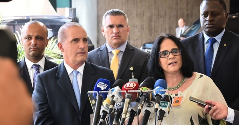 Sem Título-9.jpg Sem Título-9.jpg