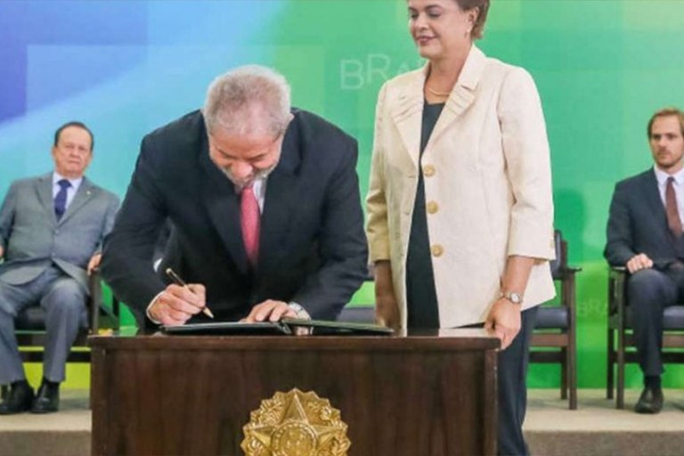 lula assina lula assina