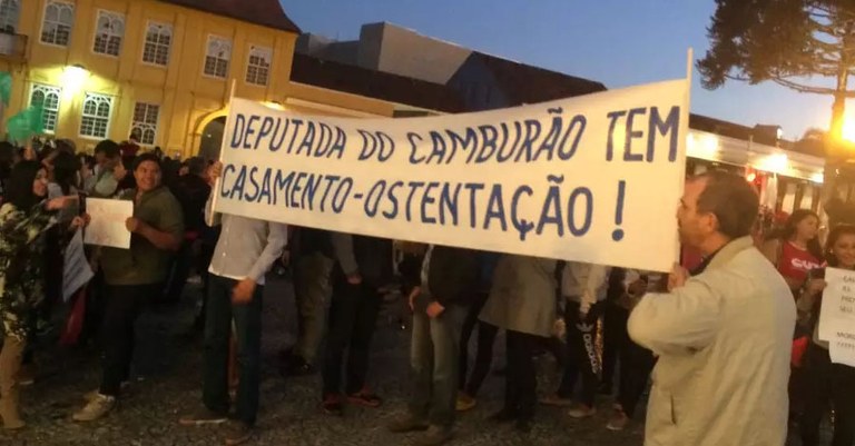 Sem Título-16.jpg Sem Título-16.jpg