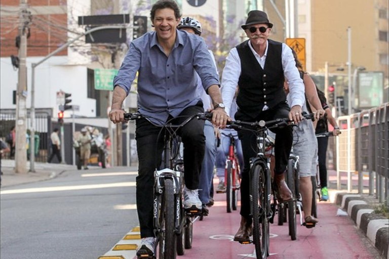 fernando haddad de bicicleta fernando haddad de bicicleta