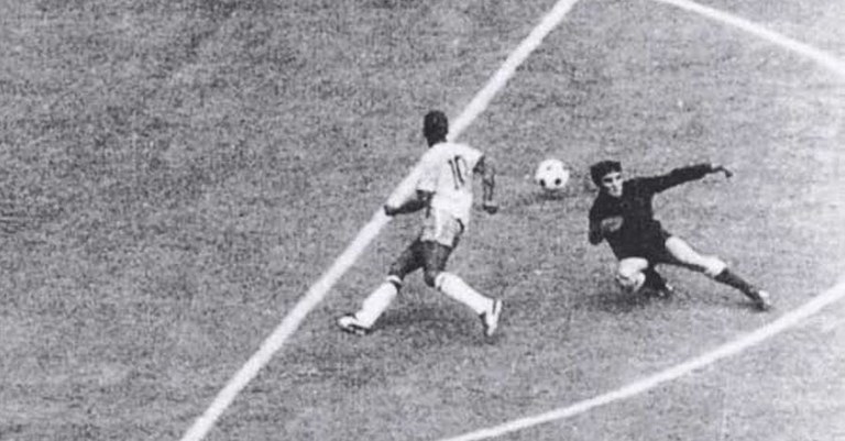 Pelé.jpg Pelé.jpg