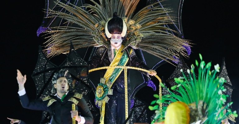 Vampirão.jpg Temer  Ladrão presidente chupou o sangue do Carnaval (Créditos: Marcos Serra Lima/G1)