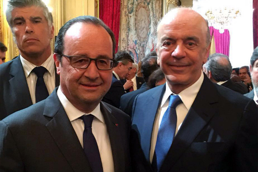 O olho direito saiu da órbita terrestre 