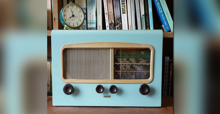 Radio.jpg Radio.jpg