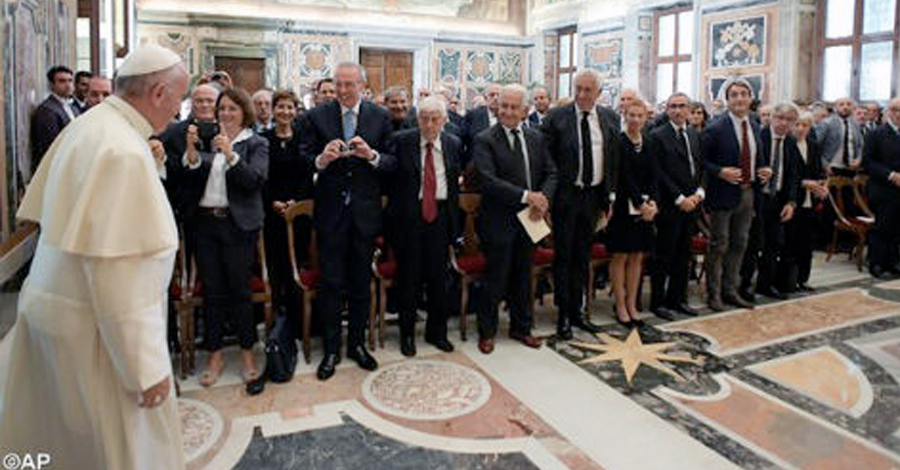 "O jornalismo não pode ser uma arma de destruição de pessoas!" Coitado do Mantega! (Créditos: AP)