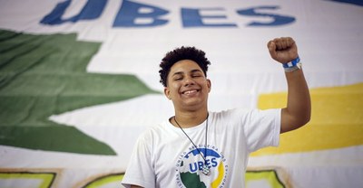 Ele não é cara pintada, não quer derrubar o Bolsonaro