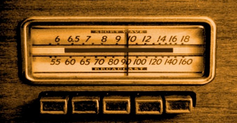 OldRadio.jpeg OldRadio.jpeg