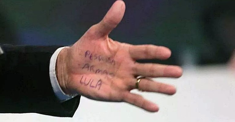 MaoBolsonaro.jpg MaoBolsonaro.jpg