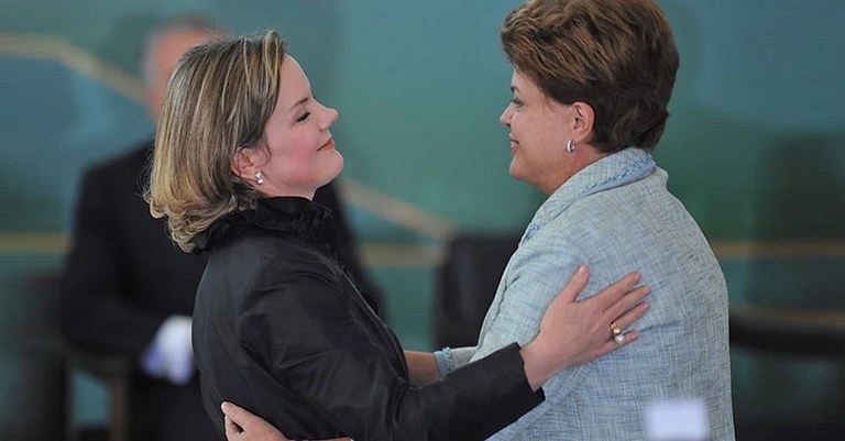 Gleisi e Dilma.jpg