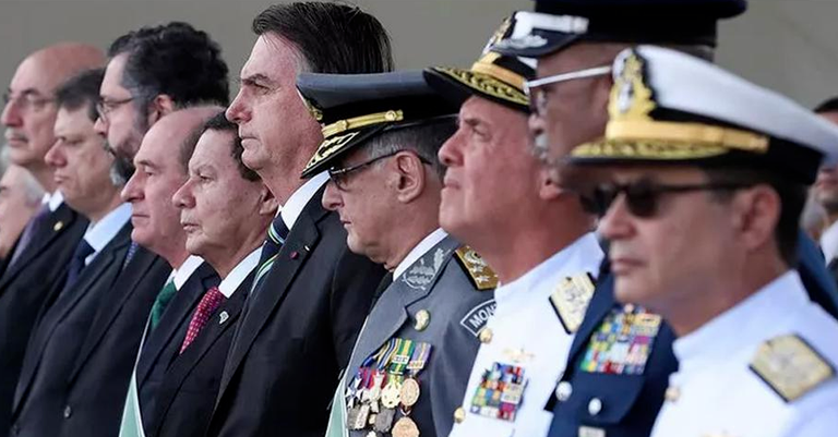 bolsonaromilitares.png