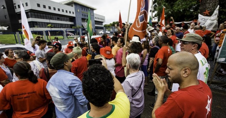 Sem Título-12.jpg Sem Título-12.jpg